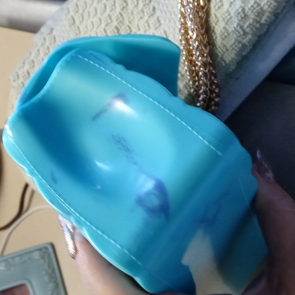 Adorable Jelly Crossbody! (New- Defect) - Picture 4 of 16